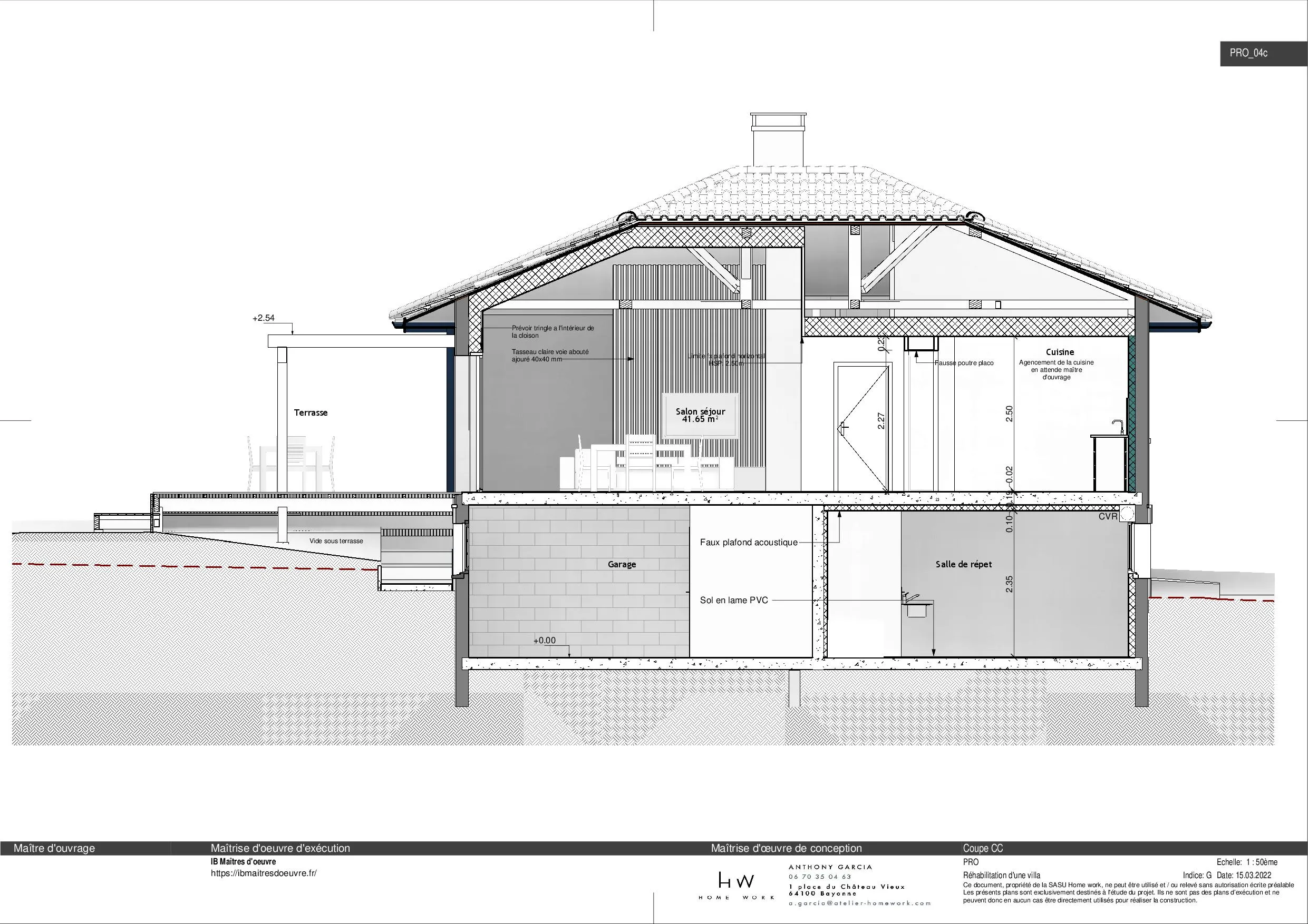 Plan PRO — coupe CC de la villa : séjour, cuisine, terrasse et niveau bas